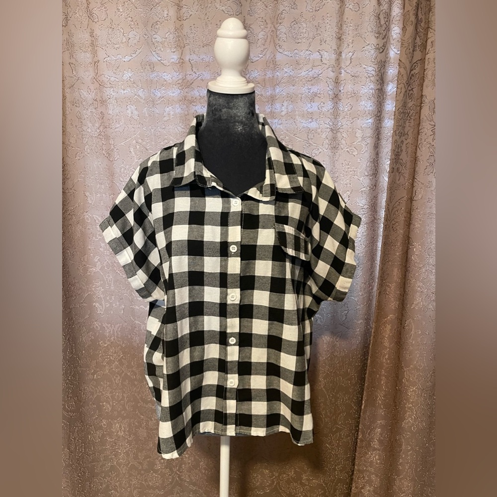 SHEIN Button Up Plaid Shirt